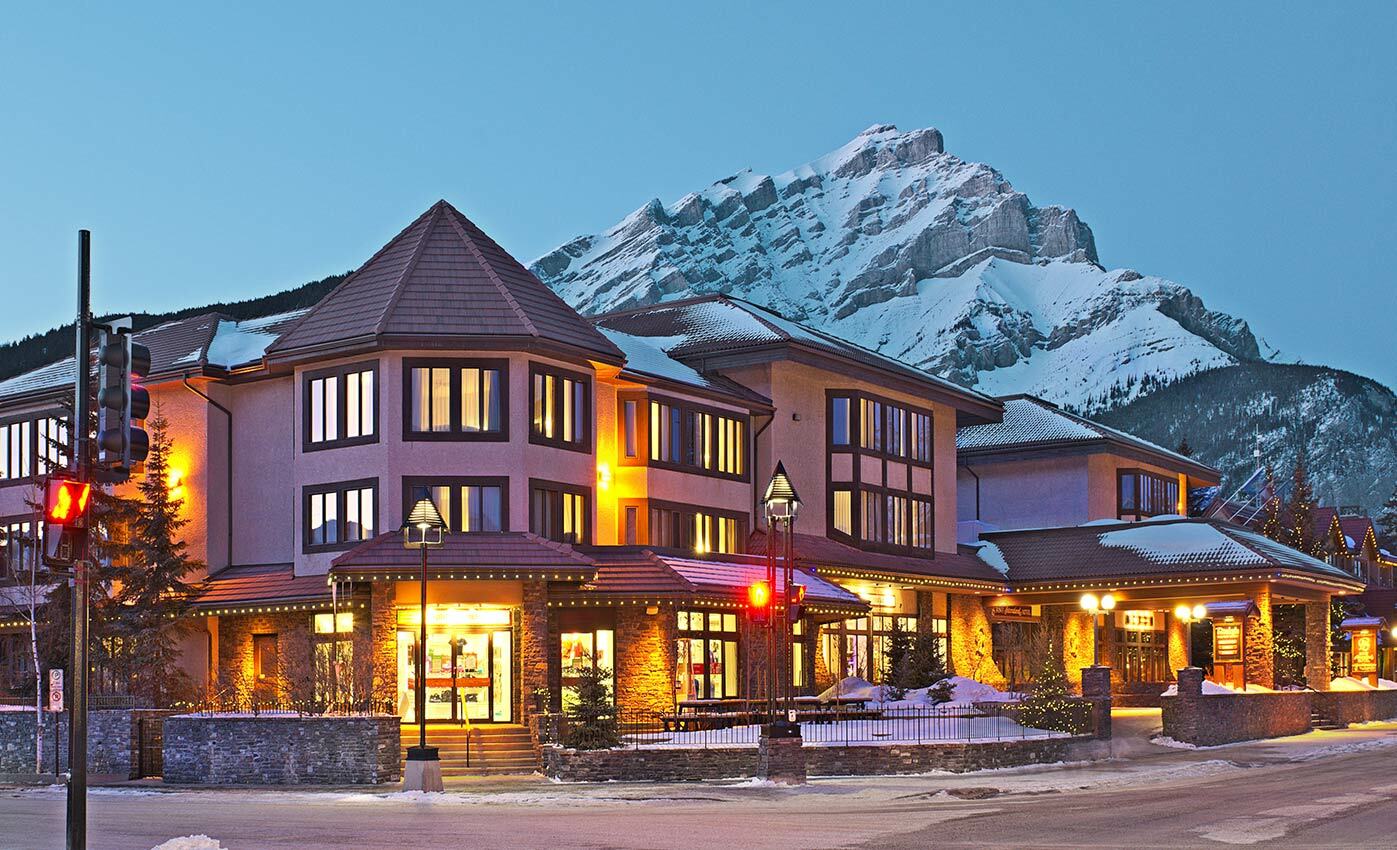 Banff International Hostel Exterior photo